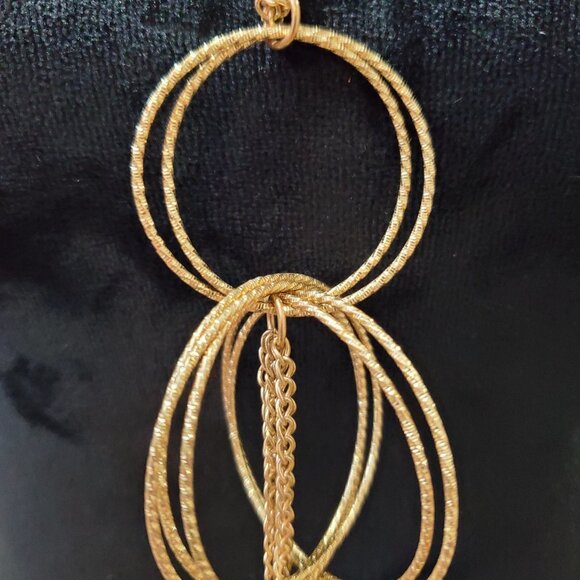 Women's Gold Tone Double Layer Geomatric Pattern Chain Necklace - Picture 6 of 7